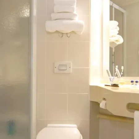 Kyriad Saint-etienne Centre 3*