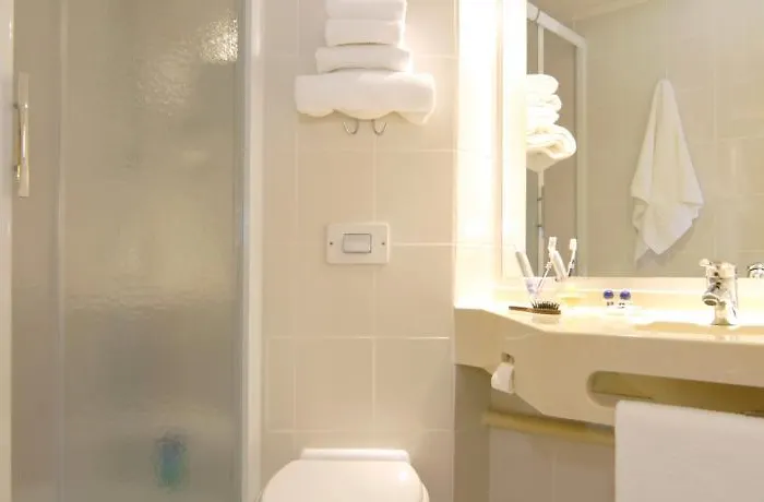 Kyriad Saint-etienne Centre 3*